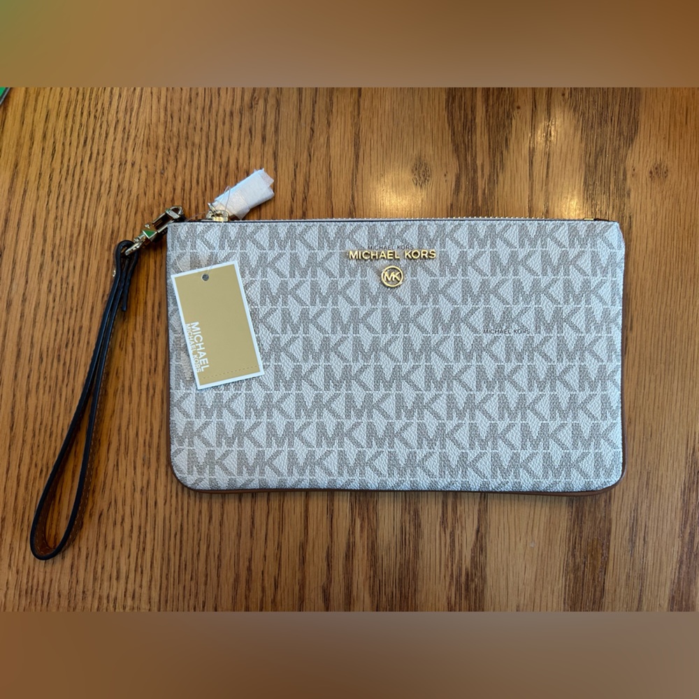 Authentic Michael Kors Wristlet